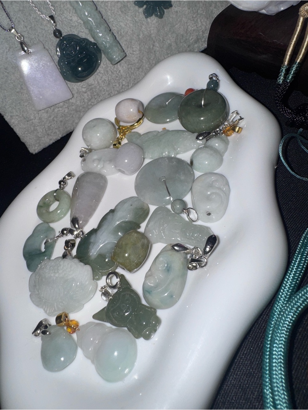 Handcrafted Green Jade Pendant Necklace - Women Jewelry
